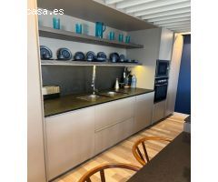 ¡Exclusiva vivienda reformada con vistas al mar en pleno Paseo Jaime I, Salou!