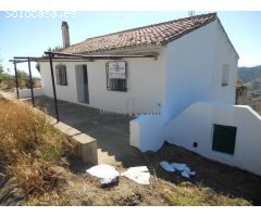 GRAN CORTIJO CON VISTAS IMPRESIONANTES, EN UN REMANSO DE PAZ.