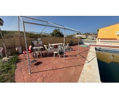 CASA CON 4 APARTAMENTOS INDEPENDIENTES Y PISCINA
