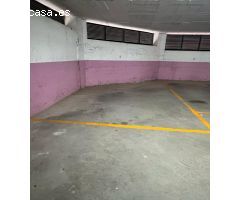 Parquing para cotxe pequeño o varias motos
