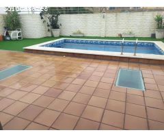 SE VENDE CASA- CHALET INDEPENDIENTE DEL 2003 EN BENIMAMET CON JARDIN Y PISCINA