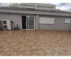 SE VENDE CASA- CHALET INDEPENDIENTE DEL 2003 EN BENIMAMET CON JARDIN Y PISCINA
