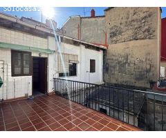 ATENCION INVERSORES!!! SE VENDE CASA INDEPENDIENTE  CON DOS REGISTROS