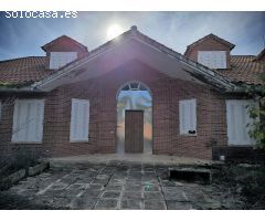 FABULOSO CHALET PARA REFORMAR EN URB EUROVILLAS