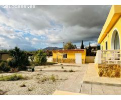 CHALET SEMINUEVO EN  ALBATERA