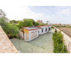 Chalet INDEPENDIENTE en Aguas Nuevas (Torrevieja )