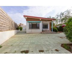 Chalet INDEPENDIENTE en Aguas Nuevas (Torrevieja )