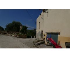 FINCA CON GRAN EIDIFICACION EN EN FACHADA FLUVIAL DE GARCIA