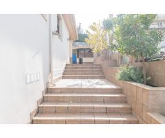 ¡Descubre el hogar de tus sueños en este espectacular chalet independiente!