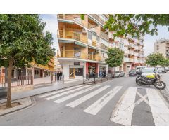 Precioso piso de 173 m2 con de 5 habitaciones, 2 salones, terraza, garaje, junto a Plaza de Gracia