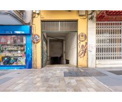 Venta de garaje en Calle Pedro Antonio de Alarcón a 50 metros de Calle Recogidas