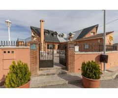CHALET-RESTAURANTE EN VENTA CON 2000M2 DE PARCELA EN CUMBRES VERDES
