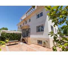 CHALET PAREADO JUNTO AL  C.C.NEVADA