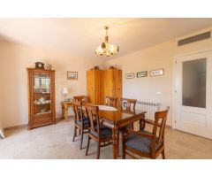 CHALET PAREADO JUNTO AL  C.C.NEVADA