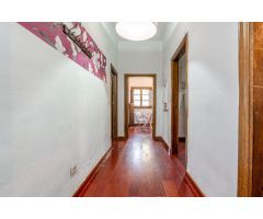 PISO EN PASEO DE LOS TRISTES- GRANADA