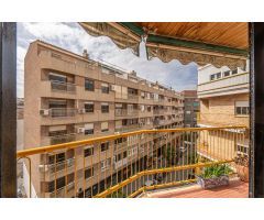 Precioso piso de 173 m2 con de 5 habitaciones, 2 salones, terraza, garaje, junto a Plaza de Gracia
