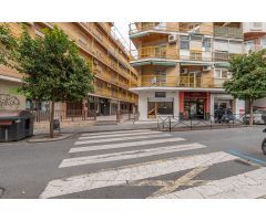 Precioso piso de 173 m2 con de 5 habitaciones, 2 salones, terraza, garaje, junto a Plaza de Gracia
