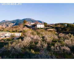 CORTIJO CON AMPLIA PISCINA