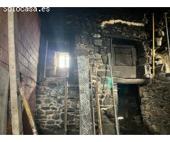 CASA CON TERRENO DE 1200M2 PARA REFORMAR A 1KM DE LA ESTACIÓN DE AVE