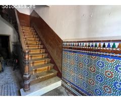 CASA CON FINCA PARA REFORMA EN EL CENTRO DE VERÍN
