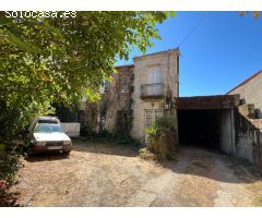 CASA CON FINCA PARA REFORMA EN EL CENTRO DE VERÍN