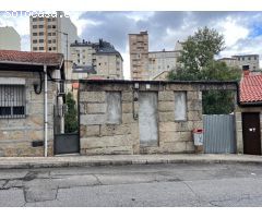 CASA PARA REFORMA INTEGRAL CON TERRENO EN CENTRO OURENSE