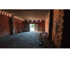 SE VENDE O SE ALQUILA  LOCAL EN  CACABELOS