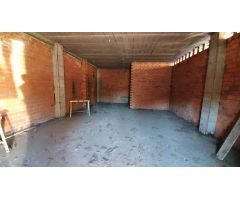SE VENDE O SE ALQUILA  LOCAL EN  CACABELOS
