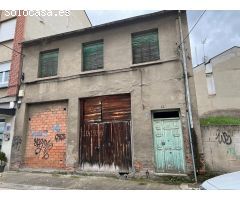 SE VENDE CASA PARA REFORMAR CON PEQUEÑO TERRENO EN C CHILE