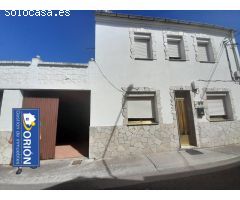 SE VENDE INTERESANTE CASA EN SOCUELLO - BEMBIBRE