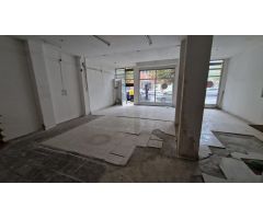 SE VENDE O SE ALQUILA AMPLIO LOCAL EN LA AVENIDA DEL FERROCARRIL