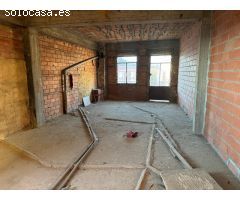 SE VENDE 2º PISO EN LA PLAZA VENDIMIADOR DE CACABELOS