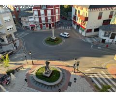 SE VENDE 2º PISO EN LA PLAZA VENDIMIADOR DE CACABELOS
