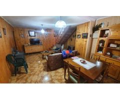 SE VENDE  CASA DE 160 M2 CON PATIO Y TERRENO DE 250 M2