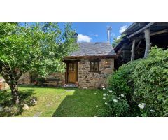 SE VENDE CASA  DE PIEDRA TOTALMENTE REFORMADA