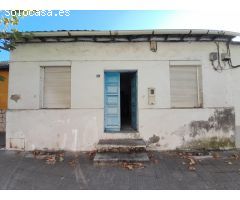 CASA CON PATIO PARA RESTAURAR EN FLORES DEL SIL