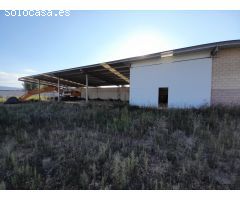 NAVE INDUSTRIAL CON TERRENO EN POLIGONO INDUSTRIAL DE CAMPONARAYA