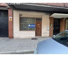 SE VENDE LOCAL EN FLORES DE SIL DE 78 M2 .