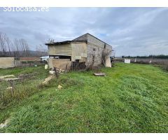 SE VENDE CASA DE APEROS DE BLOQUE DE 40M2 CON UNA FINCA DE 2300 M2.