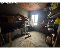 SE VENDE CASA DE APEROS DE BLOQUE DE 40M2 CON UNA FINCA DE 2300 M2.