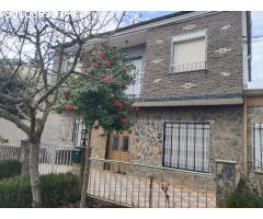 SE VENDE MAGNÍFICA CASA INDEPENDIENTE CON UN FABULOSO TERRENO EN CABAÑAS RARAS