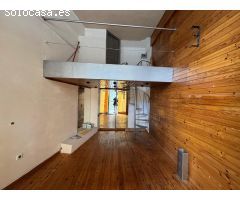 SE ALQUILA LOCAL EN PLENO CENTRO DE PONFERRADA. MUY COMERCIAL