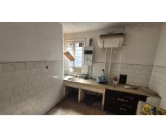 se vende piso en el centro para reformar