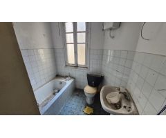 se vende piso en el centro para reformar