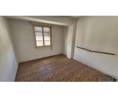 se vende piso en el centro para reformar