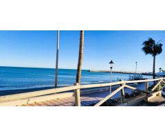 AMPLIO PISO EN VENTA EN LA ROMANILLA A 3MIN DEL MAR MEDITERRANEO!