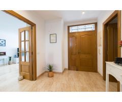 BONITO CHALET UNIFAMILIAR DE 5 DORMITORIOS EN ZONA COLEGIOS