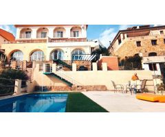 ESPECTACULAR CHALET EN URBANIZACION MONTEPINO