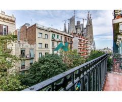 Apartamento tradicional completamente renovado. Calle Sardenya.