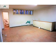 Se vende local comercial en Zona Sants